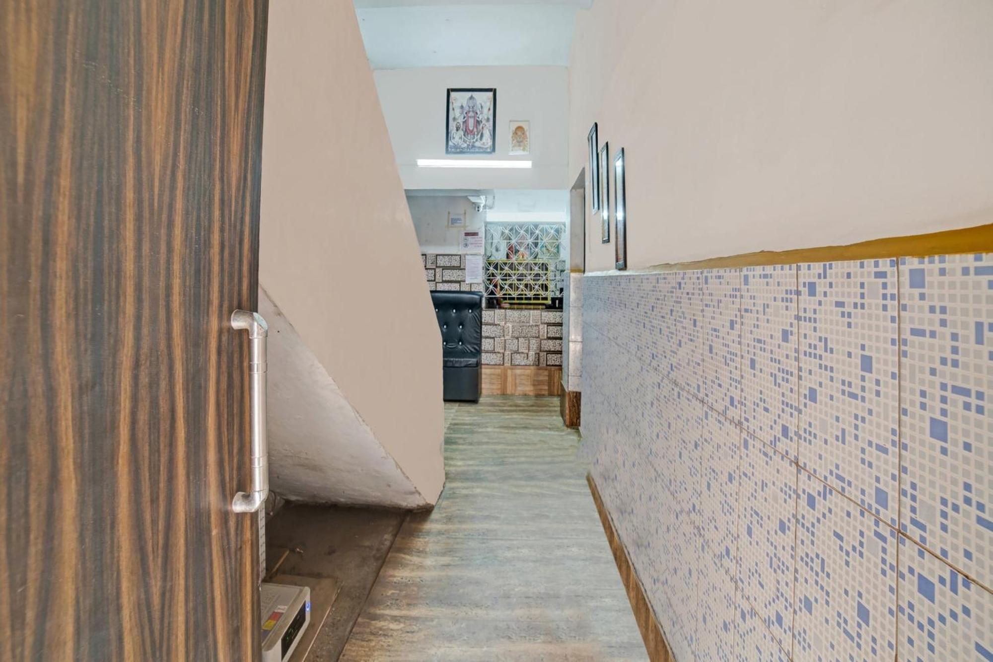 Hotel O Prakash Inn Джамшедпур Екстериор снимка