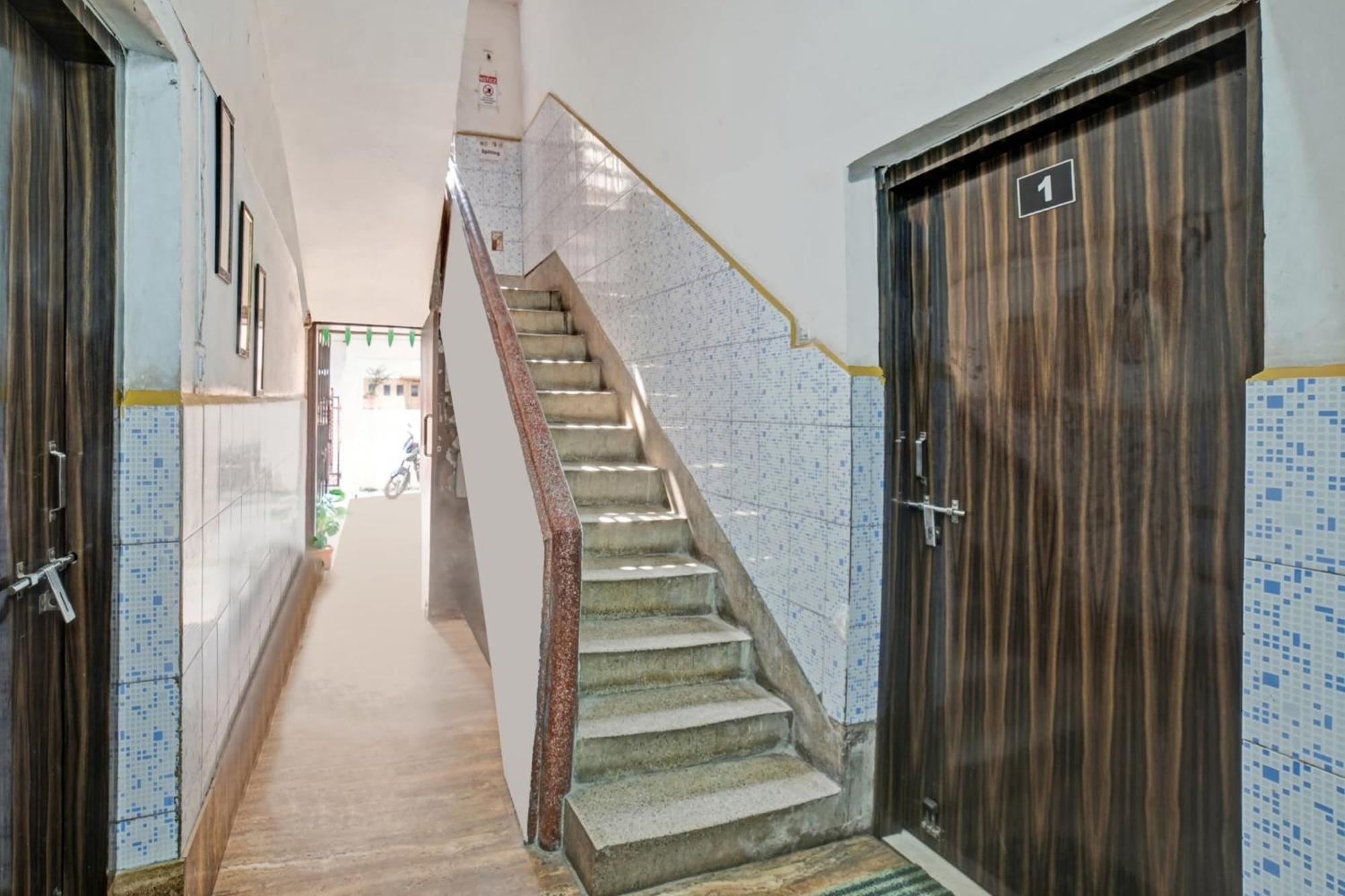 Hotel O Prakash Inn Джамшедпур Екстериор снимка